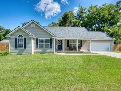 69 Pecan St, Ray City, GA, 31645