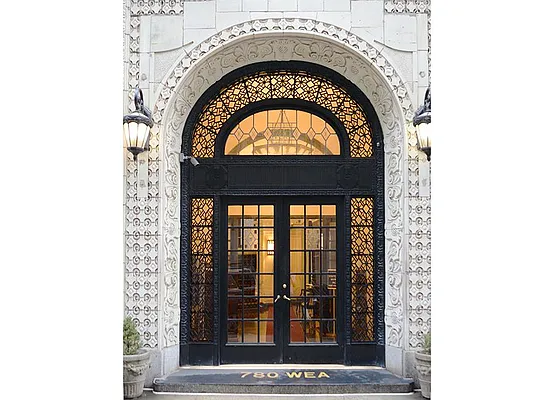 Sold by Warburg | media 12