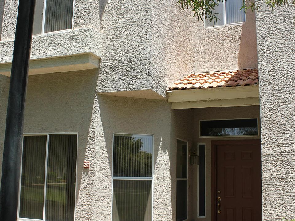 1st image of 500 N Roosevelt Ave Unit 22
