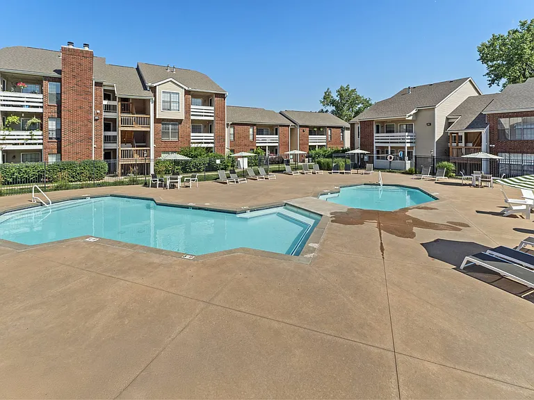 Silverwood Apartments — Photo 47