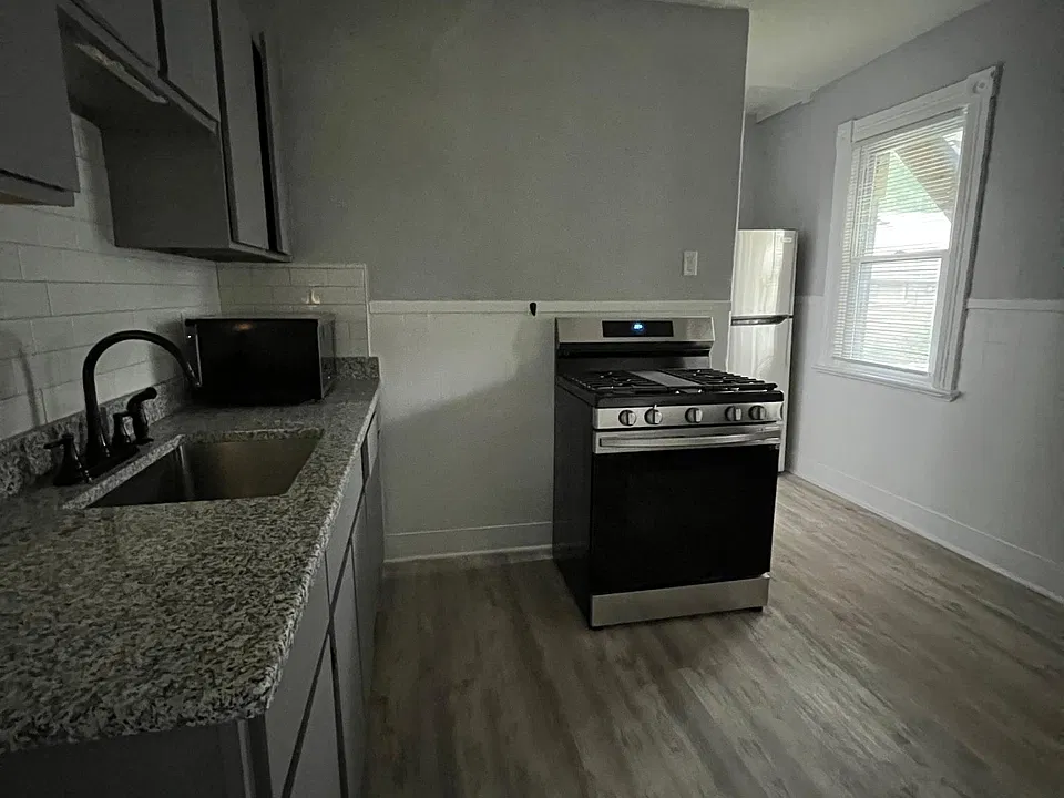 747 Pierce Ave #1