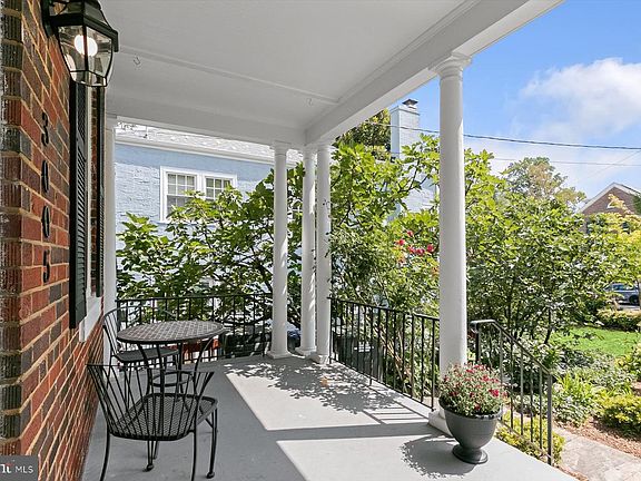 3rd image of 3005 Ordway St NW