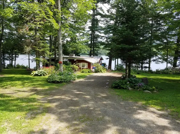 34 N 3rd Avenue, Lincolnville, ME 04849