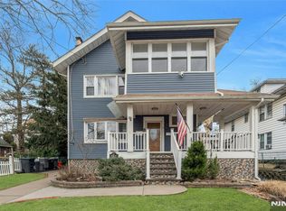 561 Grand Ave, Leonia, NJ 07605