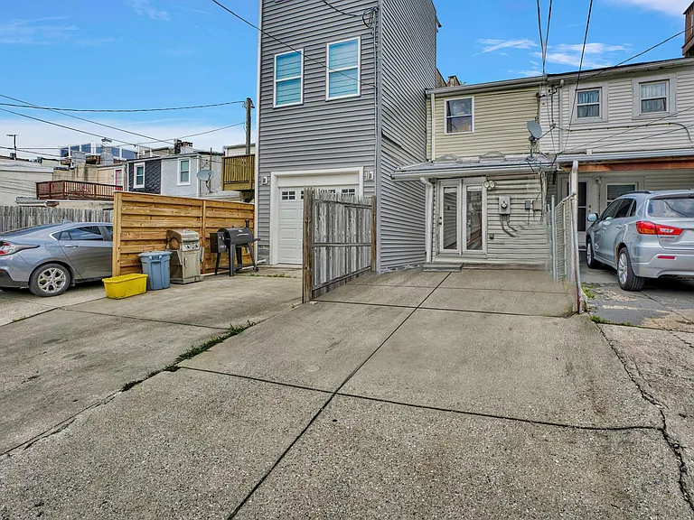 1714 S Hanover St — Photo 12
