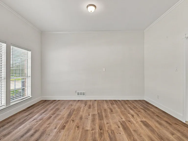 1205 Shannon Ln — Photo 15