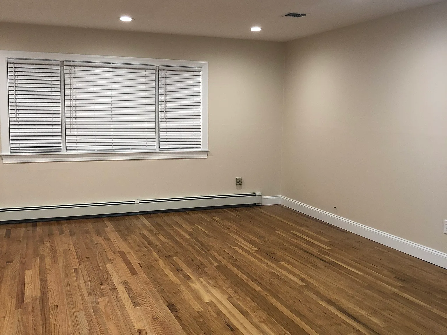 3 bed, 2.5 bath, $6,250 — Photo 3