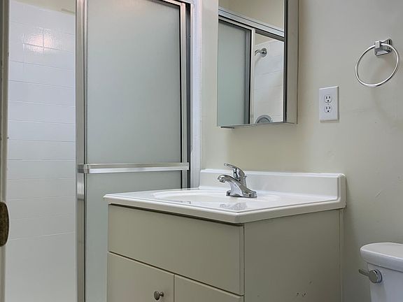4th image of 200 N Minnesota Ave #27