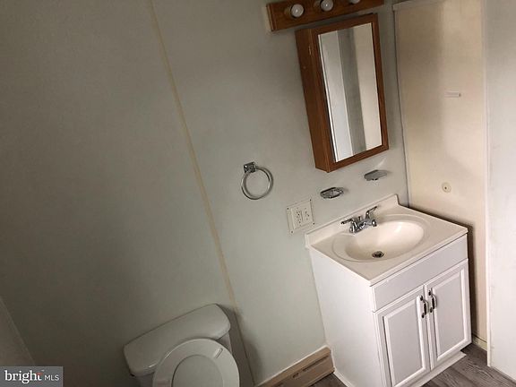 5th image of 607 Guilford St #1