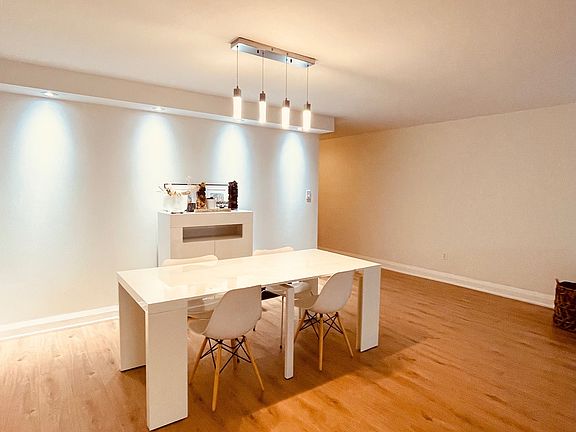 4th image of 22 Shallmar Blvd #402