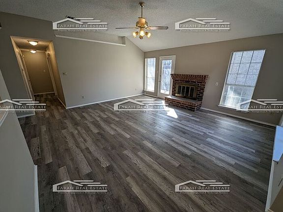 4th image of 328 Valley Mills Dr