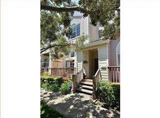6 Captain Ln, Redwood City, CA 94065