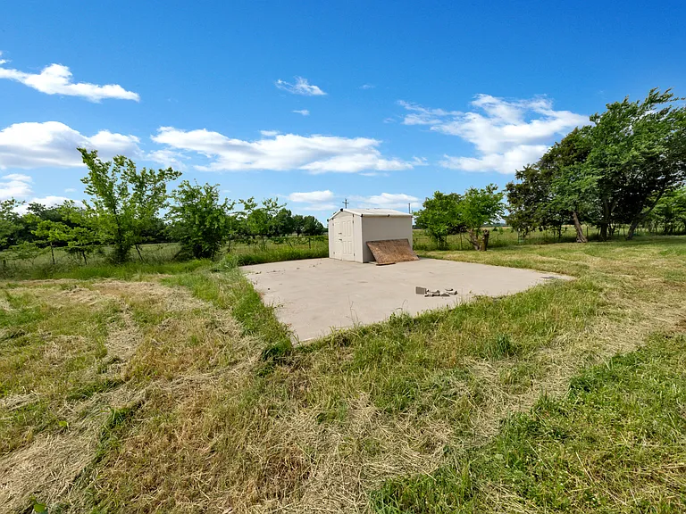 9209 FM 1570 N — Photo 57