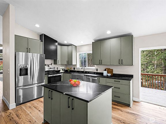 3rd image of 16918 134th St NW