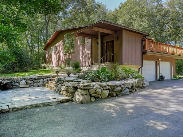11 Old Quarry Road, Woodbridge, CT 06525