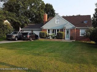 1917 Cumberland Rd, Lansing, MI 48906