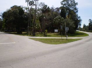 55 63rd St, Yankeetown, FL 34498