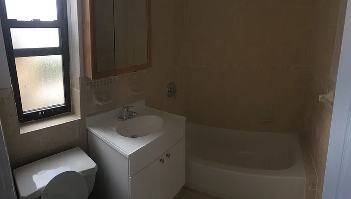 Rented by Roberto Guilbet, LREB | media 6