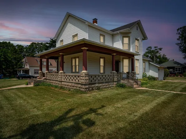 300 W Exchange St, Danvers, IL 61732