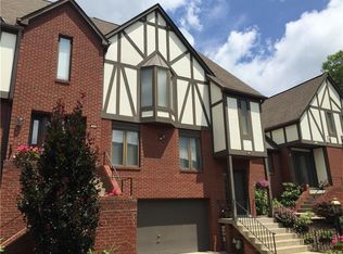 461 Dover Dr, Pittsburgh, PA