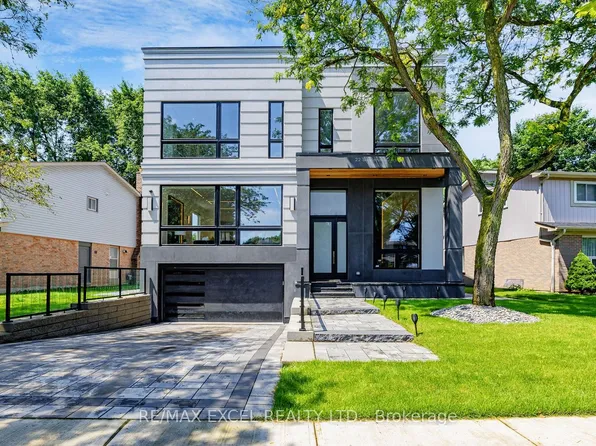 22 Sanderson Cres, Richmond Hill, ON L4C 5L4