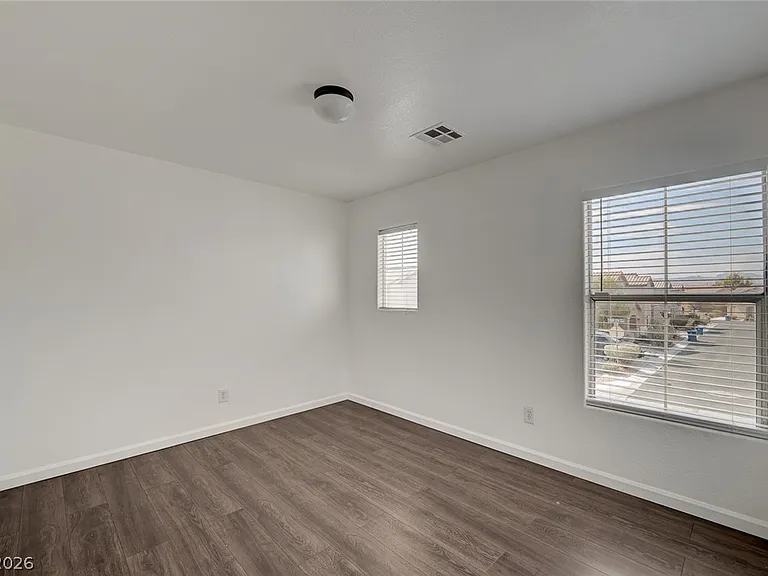 5672 Park City Ave — Photo 16