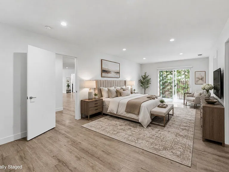 2122 S Highland Ave — Photo 11