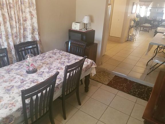 5th image of 901 W Hawaii Dr