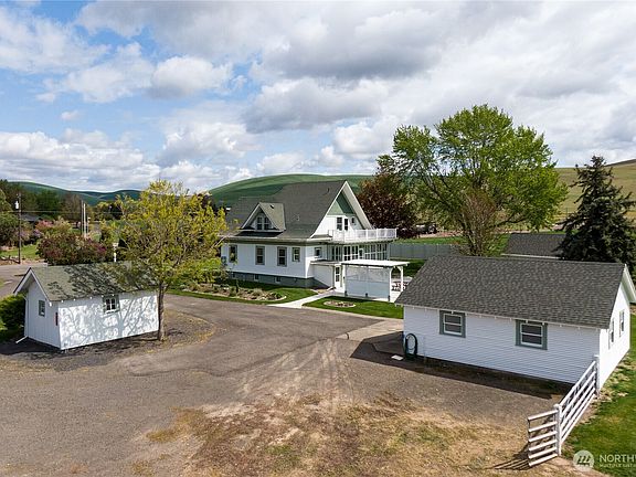 2nd image of 633 Lower Hogeye Road