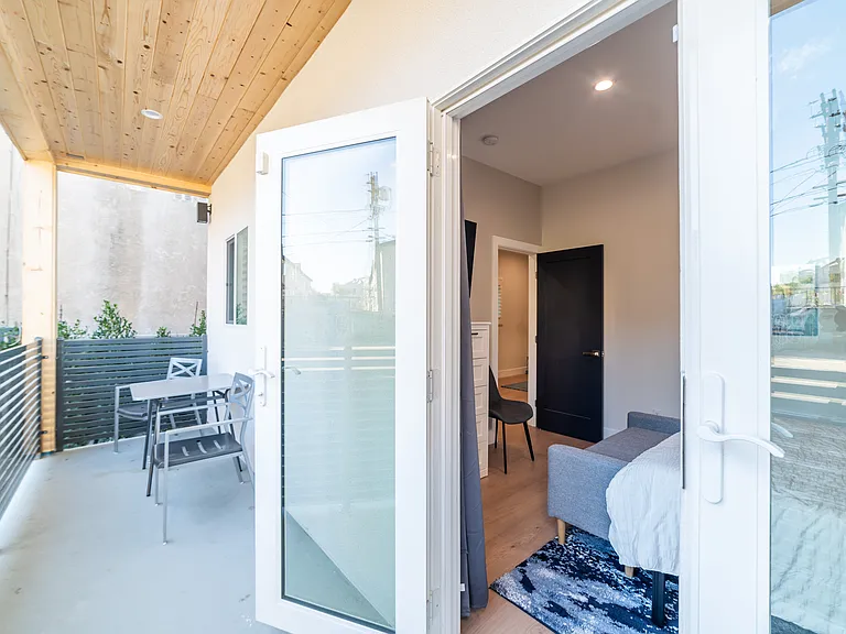 1140 Elden Ave #3 — Photo 8
