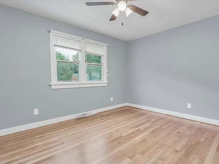 8407 Pamela Dr — Photo 17
