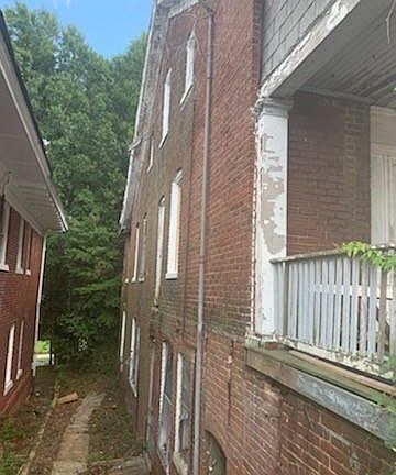2nd image of 212 N Jefferson St