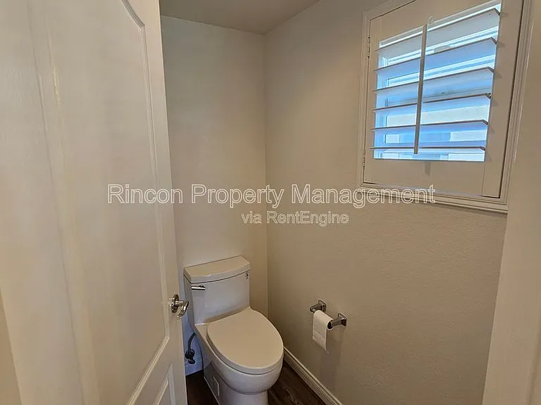 4782 Templeton St — Photo 30