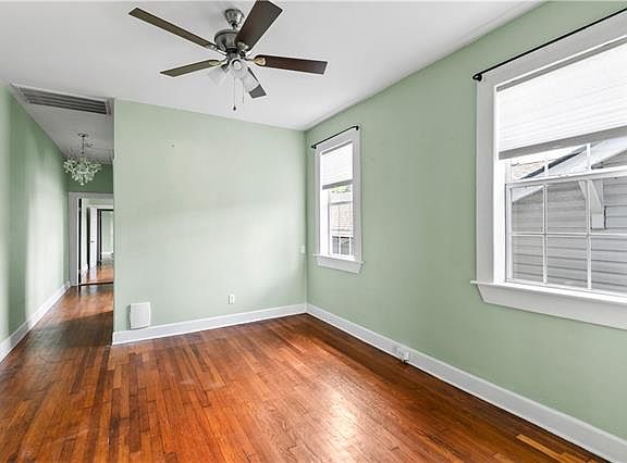 5th image of 2621 Robert St
