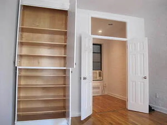 Rented by Metropolis Real Estate of Manhattan | media 2