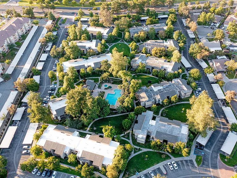 Sunrise Apartments — Photo 16