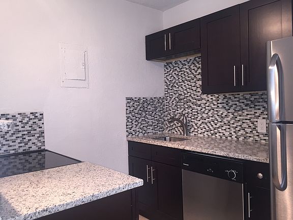 5th image of 720 NE 2nd St APT 3