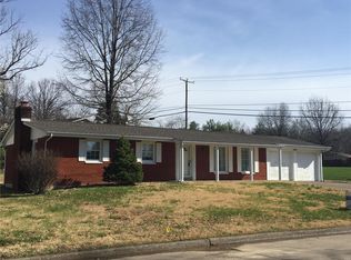 2200 Brookwood Dr, Cape Girardeau, MO 63701