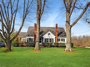 2621 Shacktown Rd, Yadkinville, NC 27055