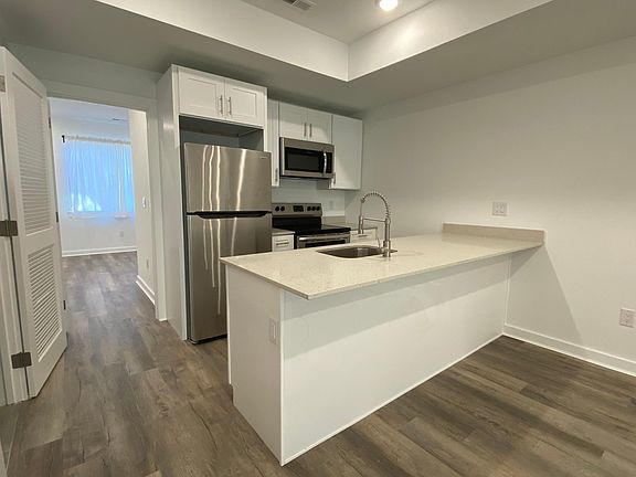 4th image of 709 N 44th St #2