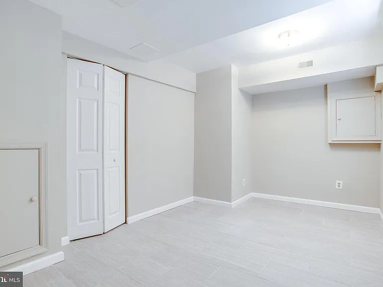 8500 Brook Rd — Photo 44