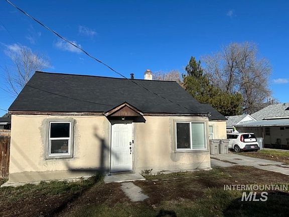 3rd image of 242 Smith Ave