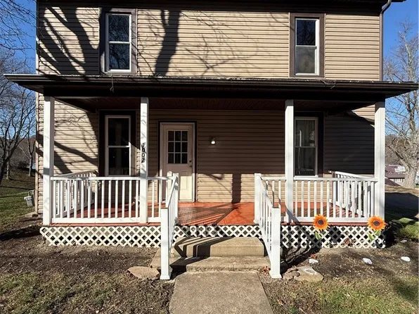 1002 Jefferson St, Bergholz, OH 43908