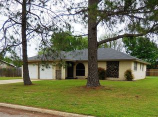 104 Circle Dr, Davis, OK 73030