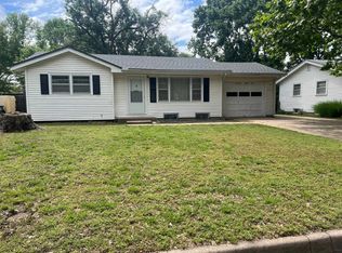 1721 N Row, Wichita, KS 67212