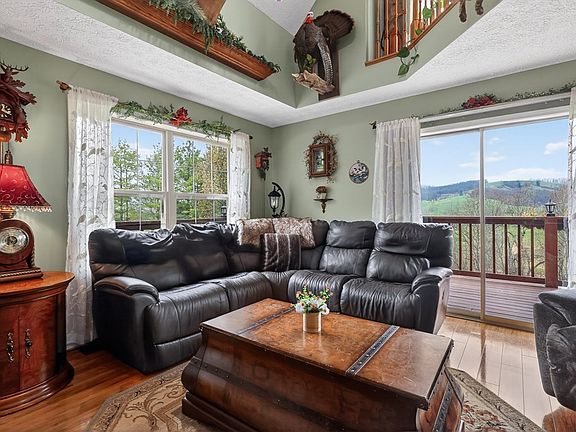 2nd image of 12138 Dettor Rd