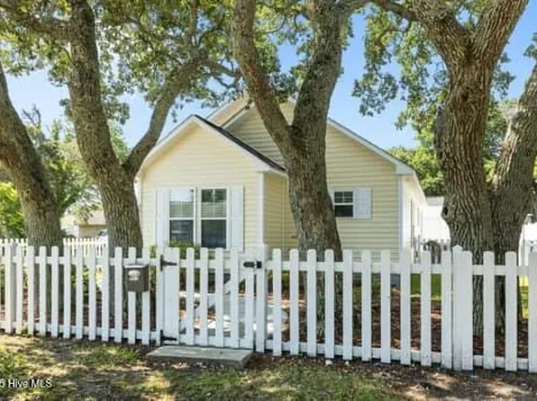 2011 Fisher Street, Morehead City, NC 28557