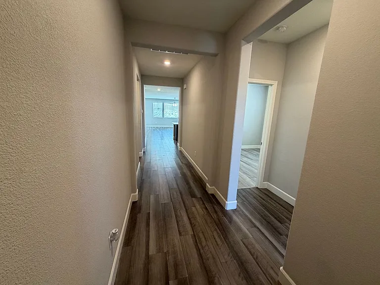 7285 Overture Dr — Photo 3