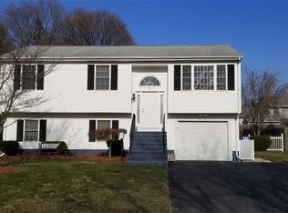 4 Meadowbrook Rd, North Providence, RI 02911