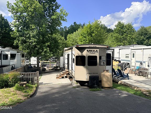 2nd image of 4229 E Pkwy #98-lot 98